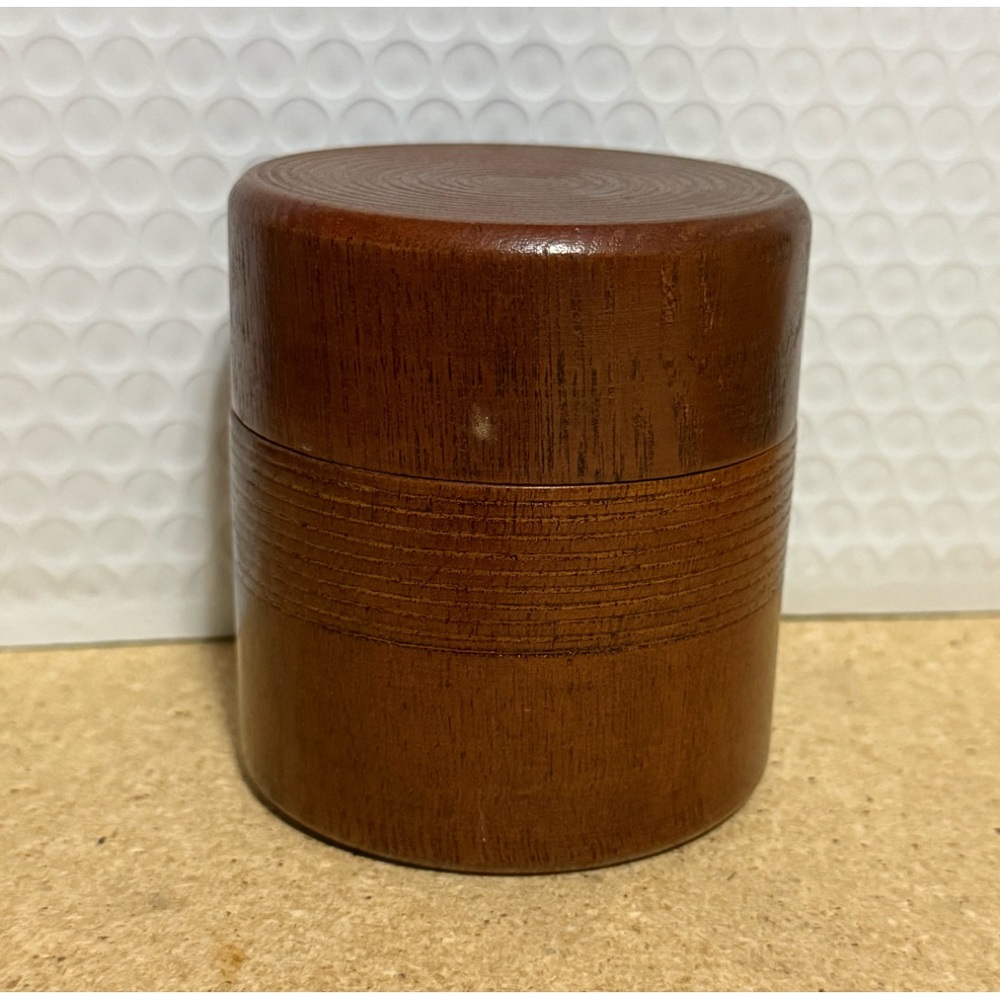 Fresh Tea Caddy,known in Japan as chazutsu or chaire.Designed to keep tea fresh